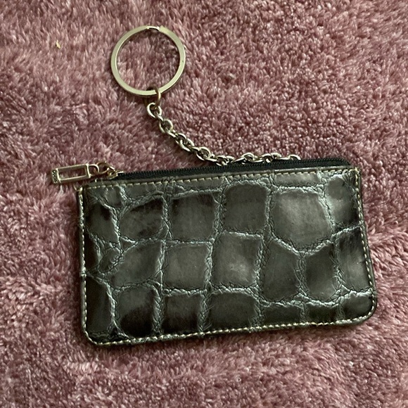 Guess change purse - Picture 3 of 4